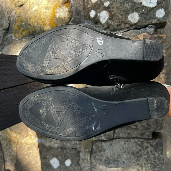 Elegant Black Lace-Up Ankle Booties - Picture 8 of 10